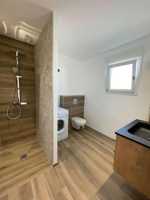 Appartement Climatise Charmes  Eksteriør bilde