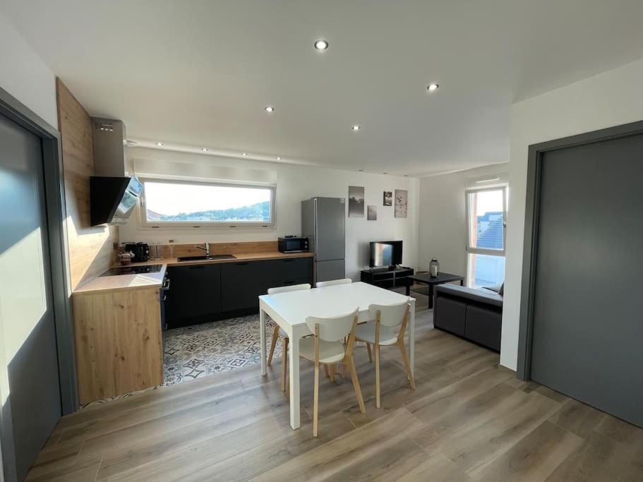 Appartement Climatise Charmes  Eksteriør bilde
