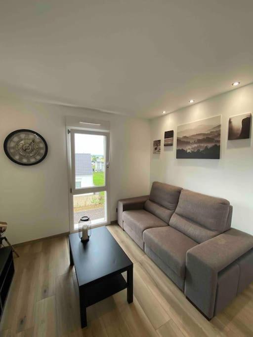 Appartement Climatise Charmes  Eksteriør bilde